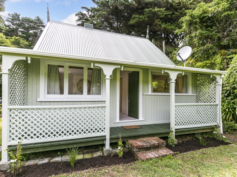 136 Parkvale Road, Karori, Wellington - Carousel 2