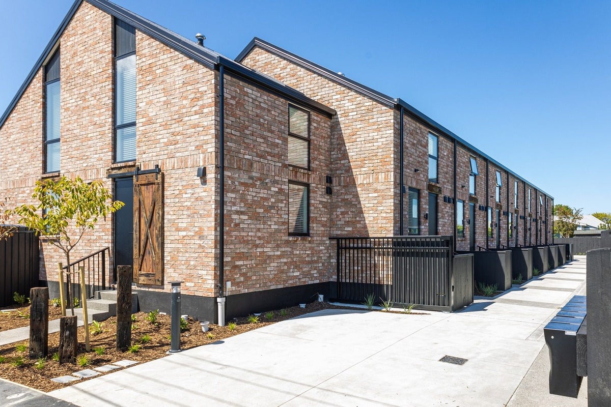 3/196 Hills Road, Edgeware, Christchurch - Carousel 1