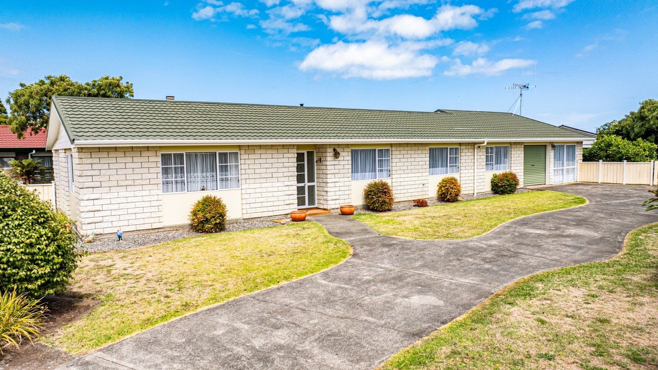 49 Somerset Road, Springvale, Whanganui - Carousel 1