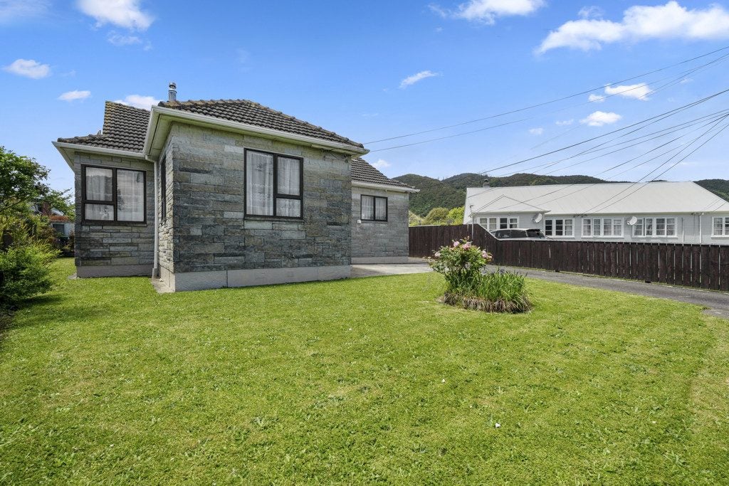 24 Hughes Crescent, Taita, Lower Hutt - Carousel 2