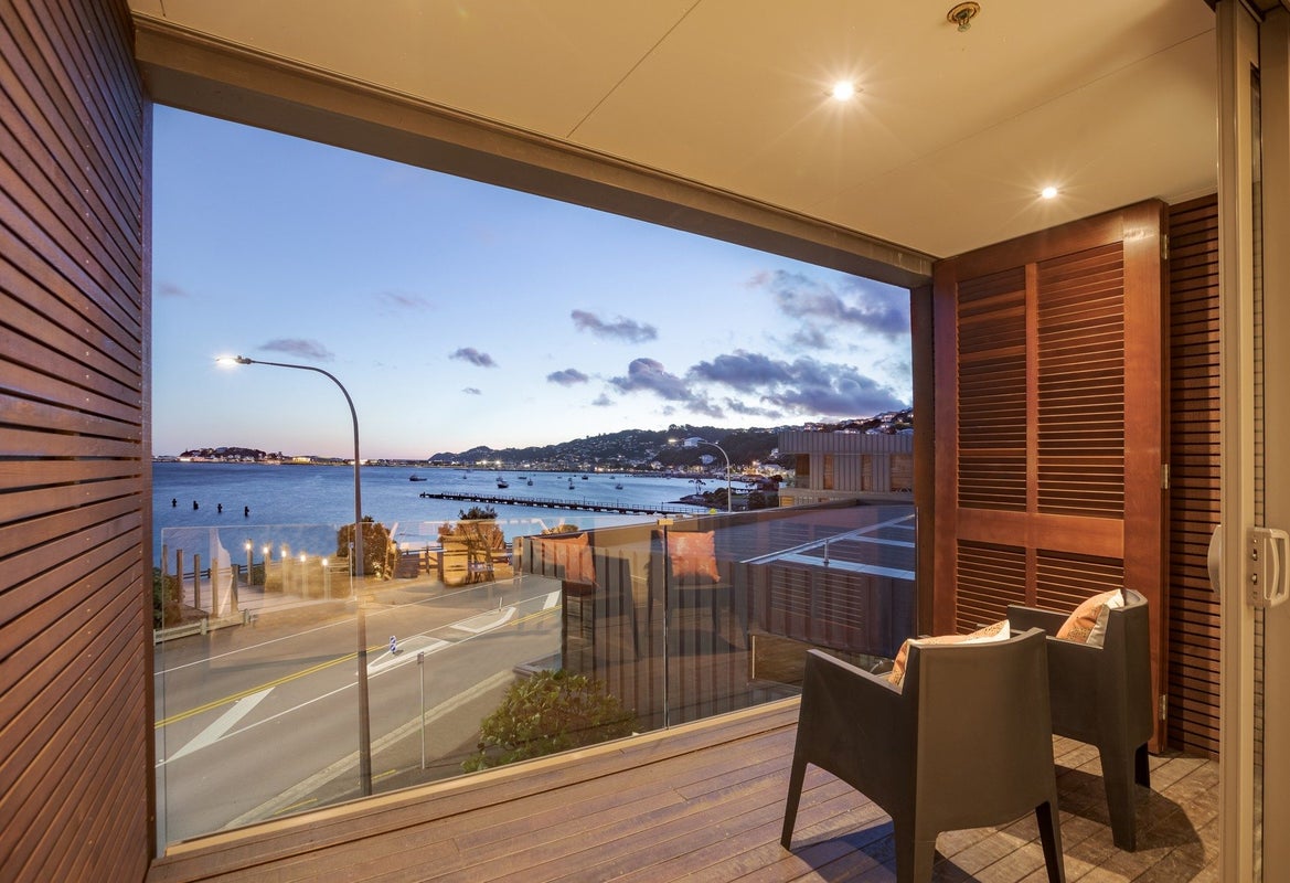 S213/326 Evans Bay Parade, Hataitai, Wellington - Carousel 1