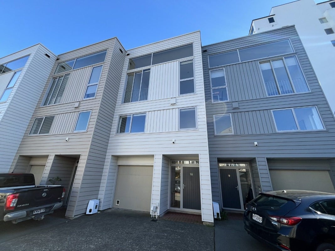 10/15 Roxburgh Street, Mount Victoria, Wellington - Carousel 1