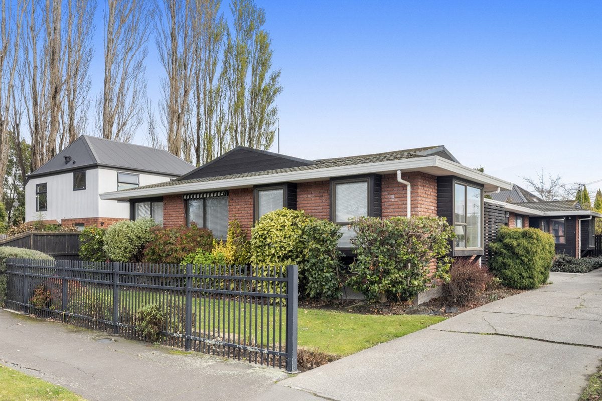 1/137 Grahams Road, Burnside, Christchurch - Carousel 1