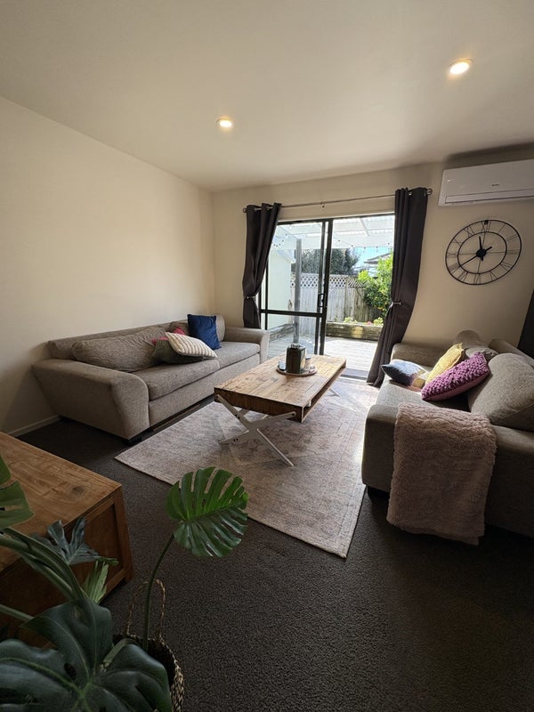 8/3 Orwell Road, Greenhithe, Auckland - Carousel 1