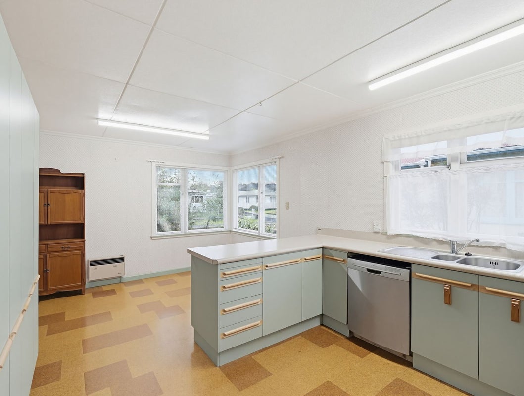 50 Talbot Street, Whanganui East, Whanganui - Carousel 2