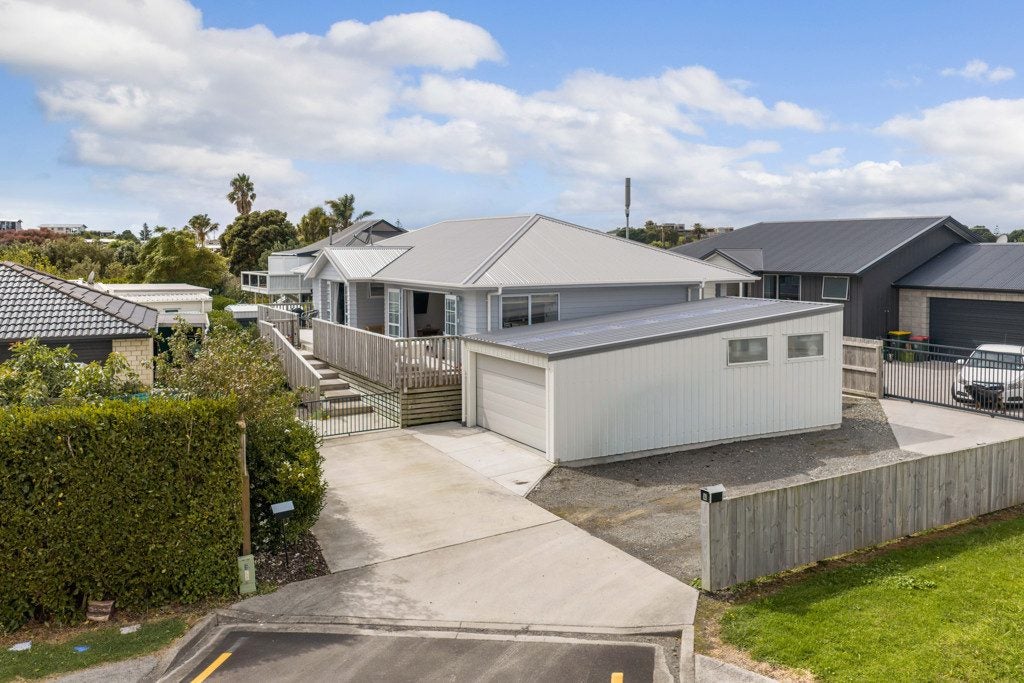 6 Reel Road, Athenree, Waihi Beach - Carousel 2