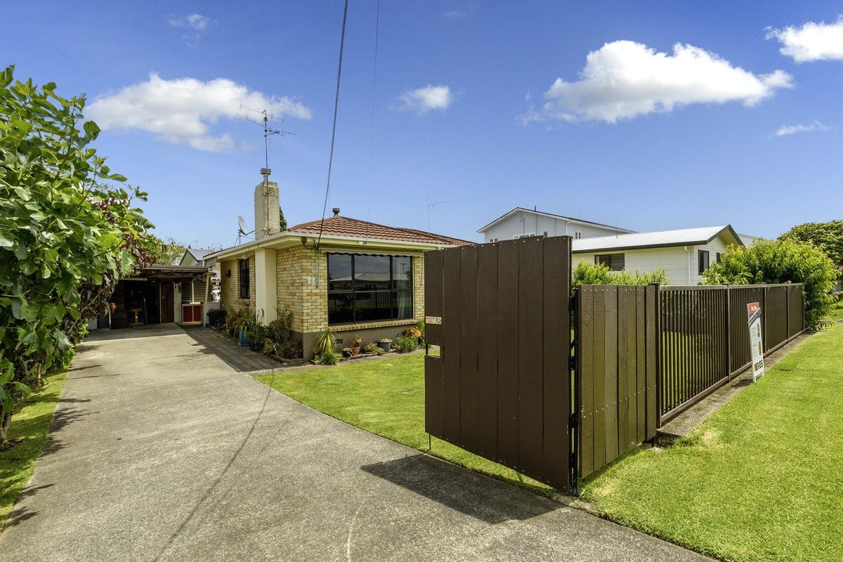8 Cornwall Street, Gate Pa, Tauranga - Carousel 2