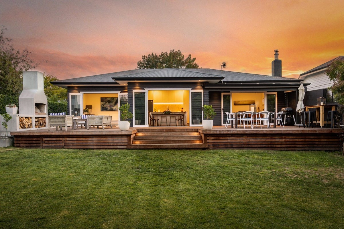 15 Gillean Street, Havelock North, Havelock North - Carousel 1