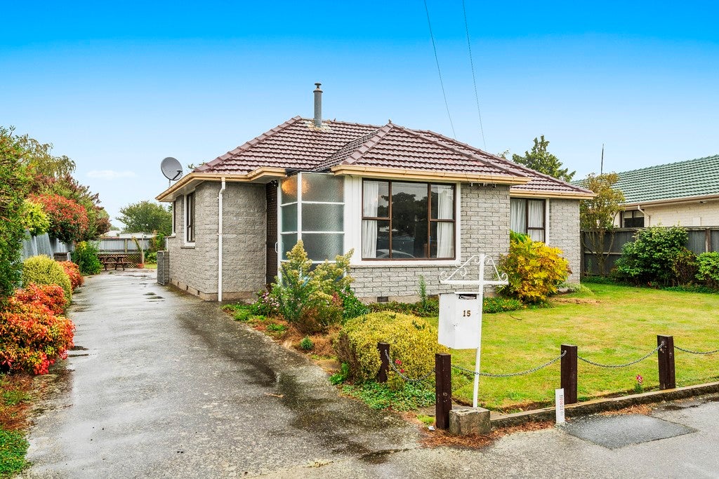 15 Tuckers Road, Redwood, Christchurch - Carousel 1