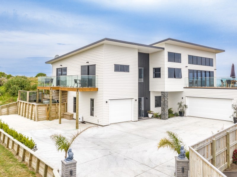 34 Golf Vue Place, Castlecliff, Whanganui - Carousel 1