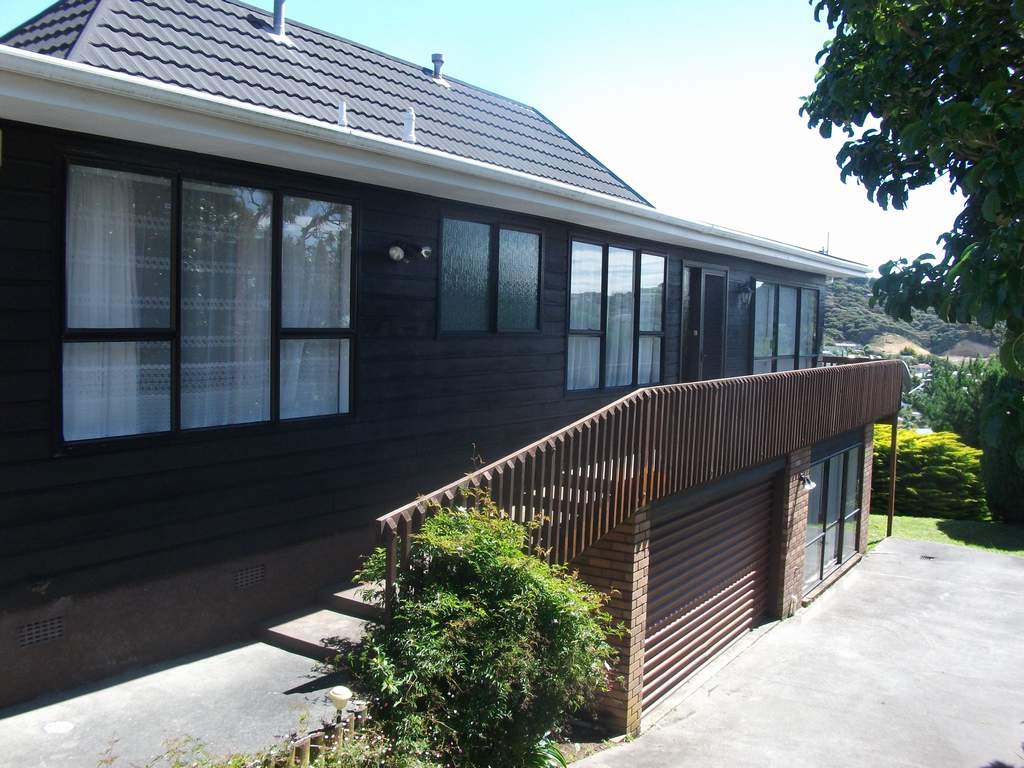 70 Mercury Way, Whitby, Porirua - Carousel 1