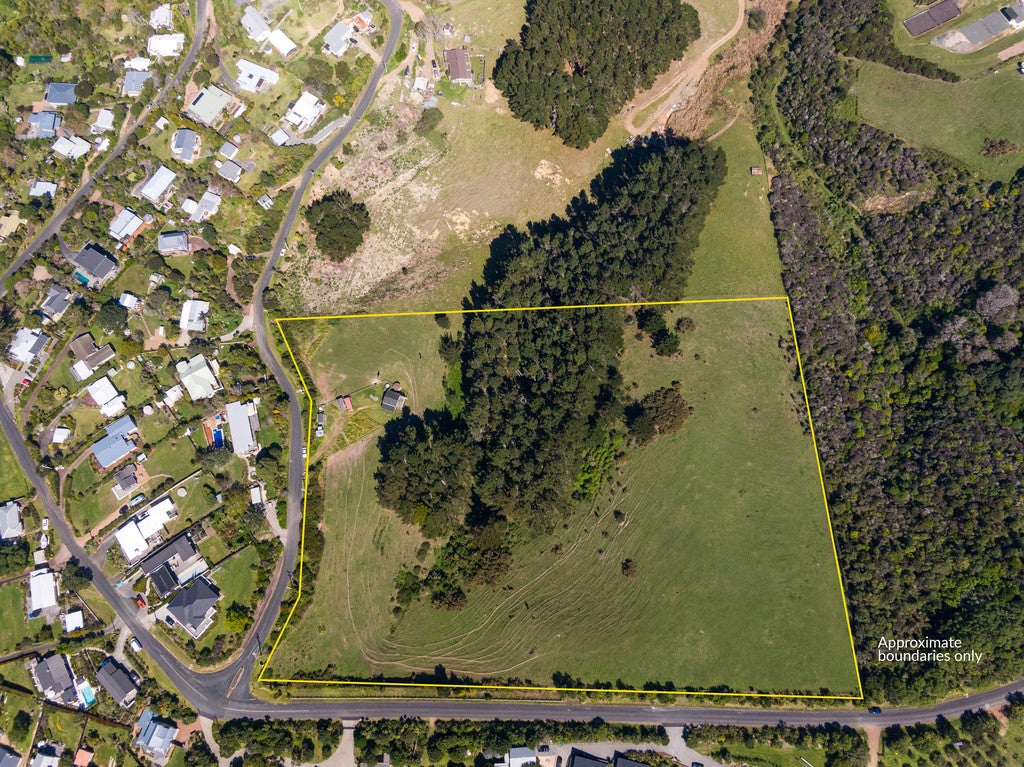 36 Tiri Road, Oneroa, Waiheke Island - Carousel 2