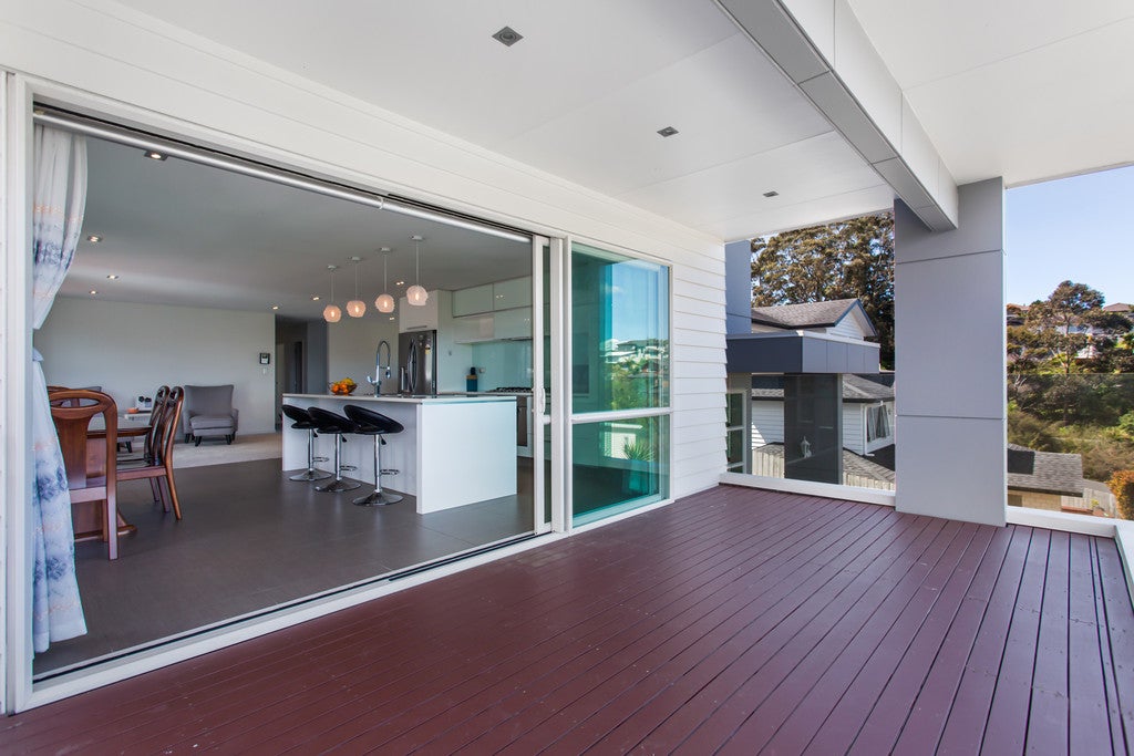 19 Bintulu Place, Fairview Heights, Auckland - Carousel 1