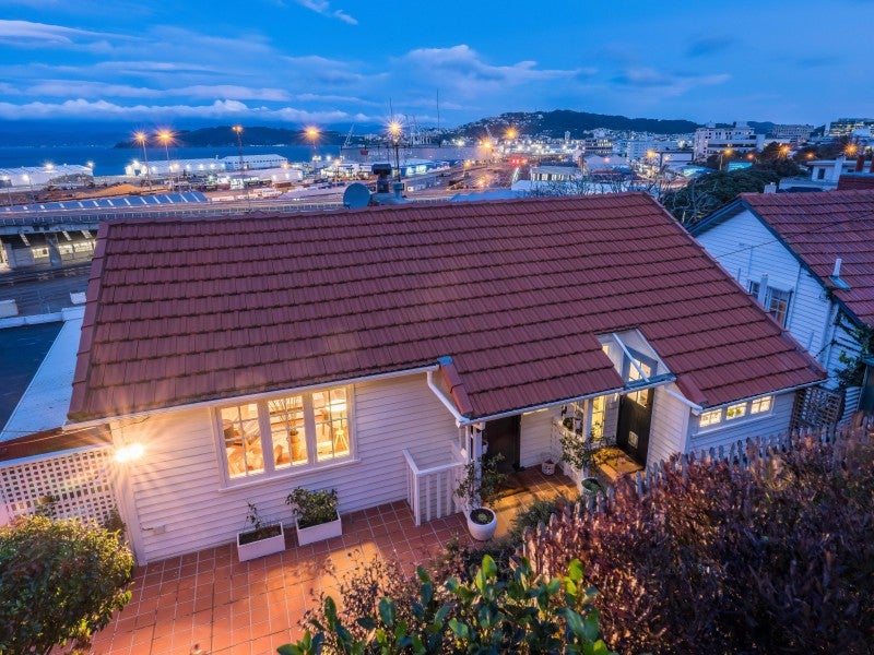 12 Frandi Street, Thorndon, Wellington - Carousel 1