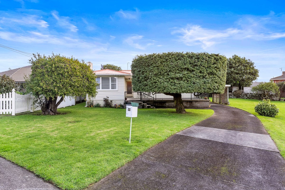 15 Ngaio Avenue, Mangere Bridge, Auckland - Carousel 1