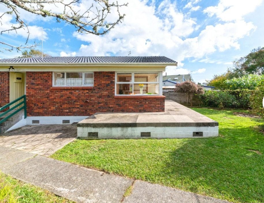 9 Roys Road, Weymouth, Auckland - Carousel 2