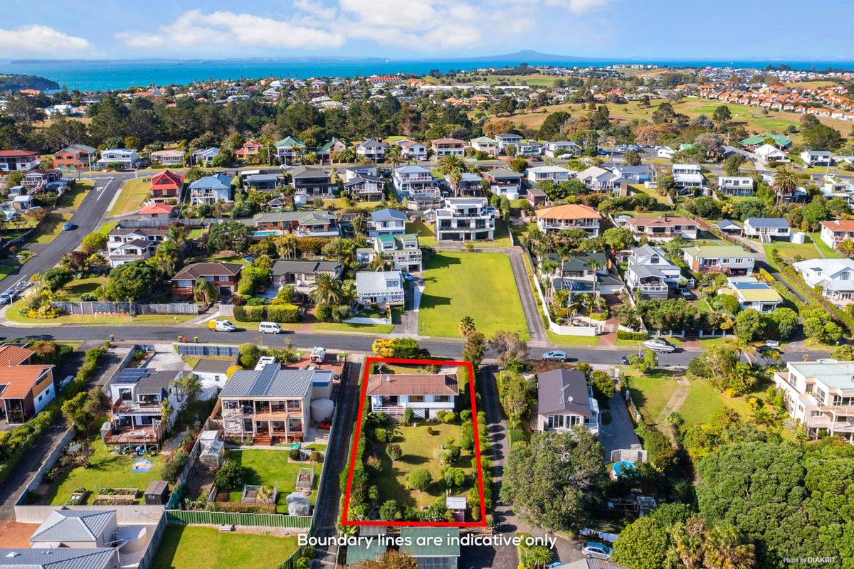 50 Pacific Parade, Army Bay, Whangaparaoa - Carousel 2