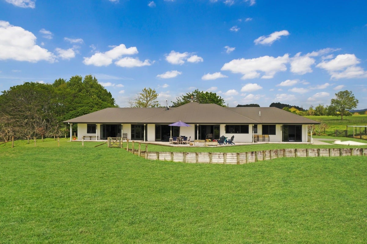 72 Woolrich Road, Te Kowhai - Carousel 21