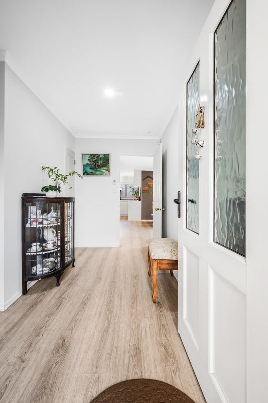 8 Lamia Place, The Gardens, Auckland - Carousel 2