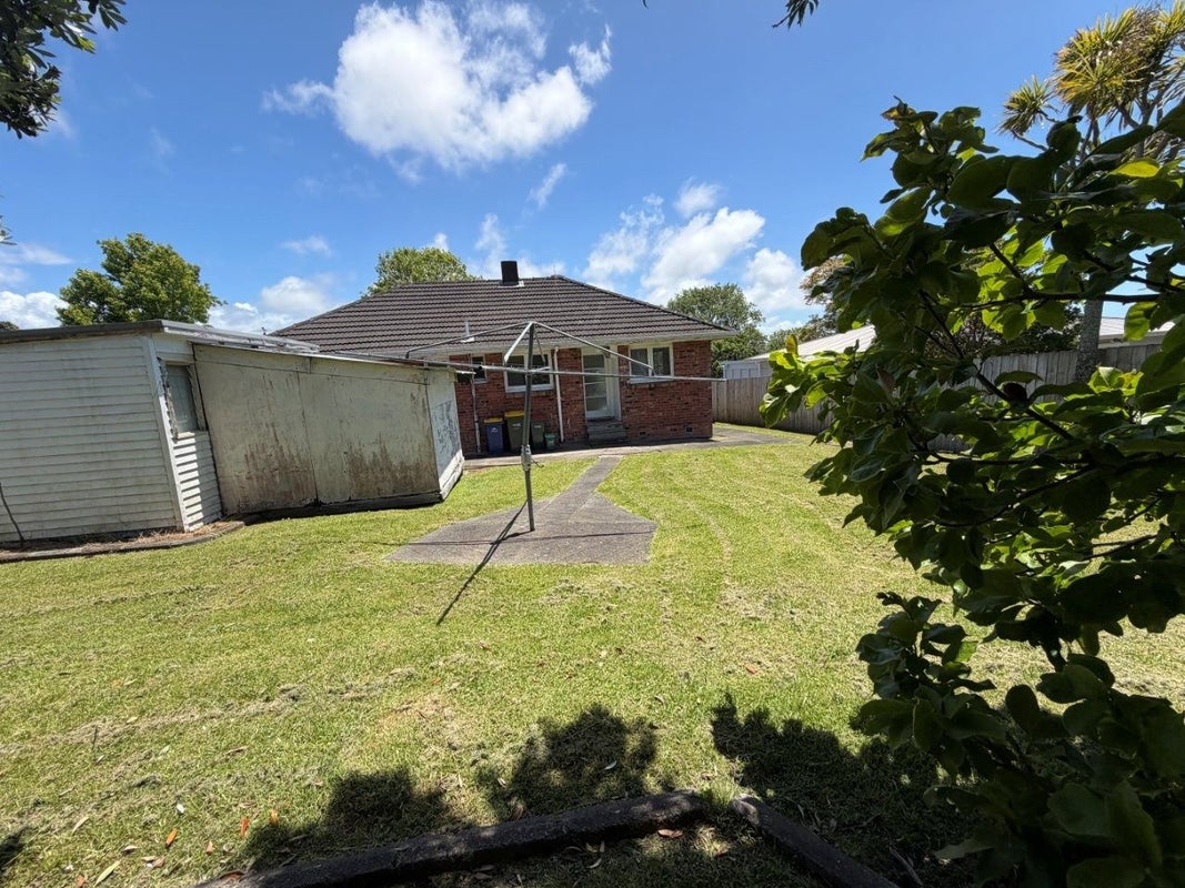 15 Diana Drive, Glenfield, Auckland - Carousel 10