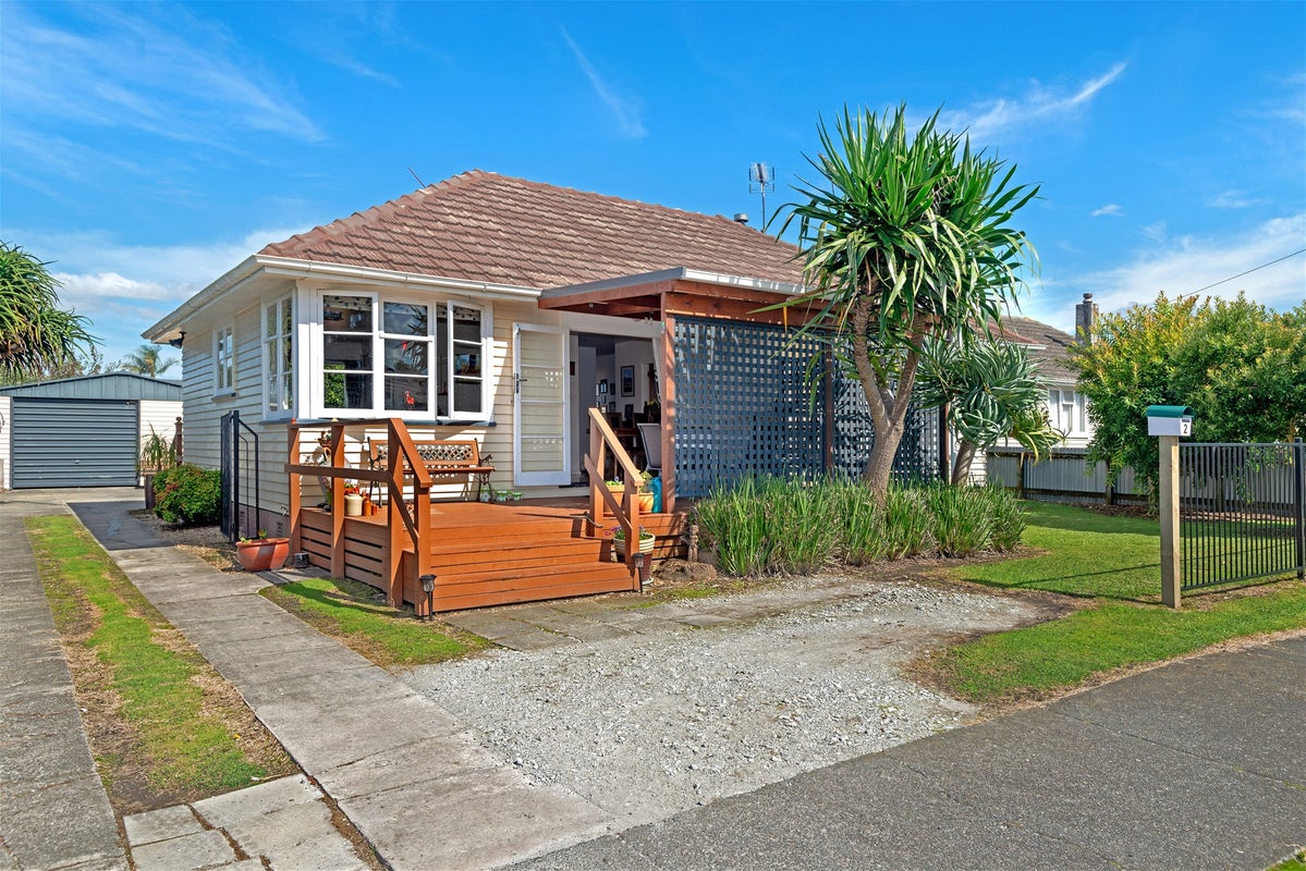 2 De Costa Avenue, Te Hapara, Gisborne - Carousel 1