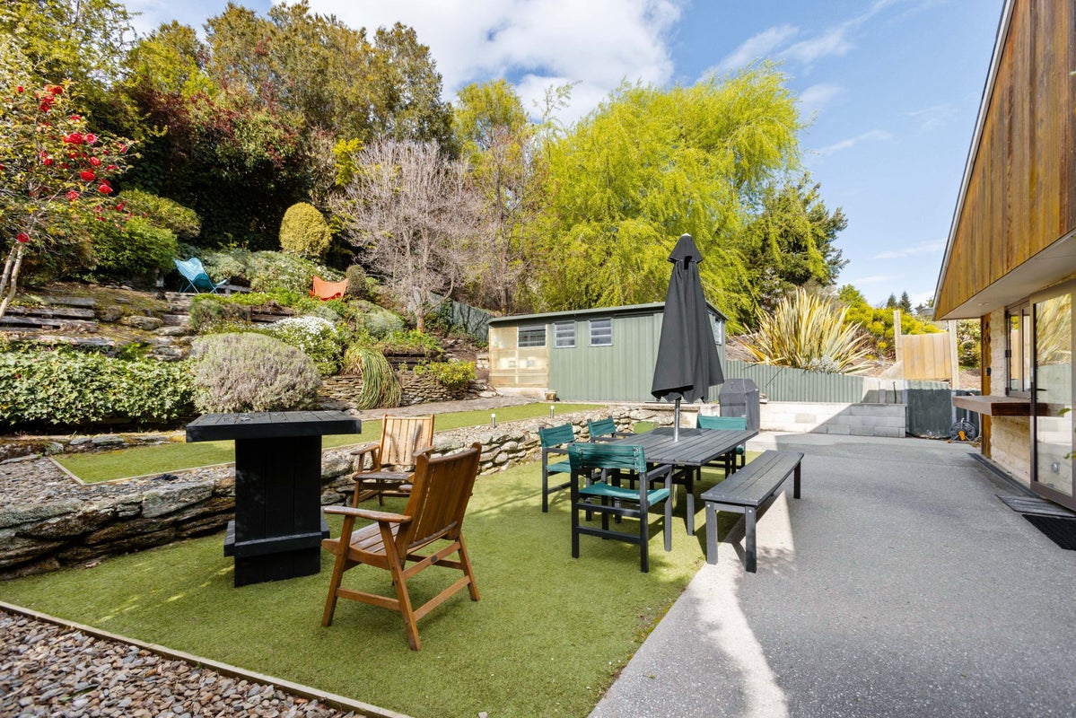32C Brownston Street, Wanaka, Wanaka - Carousel 2