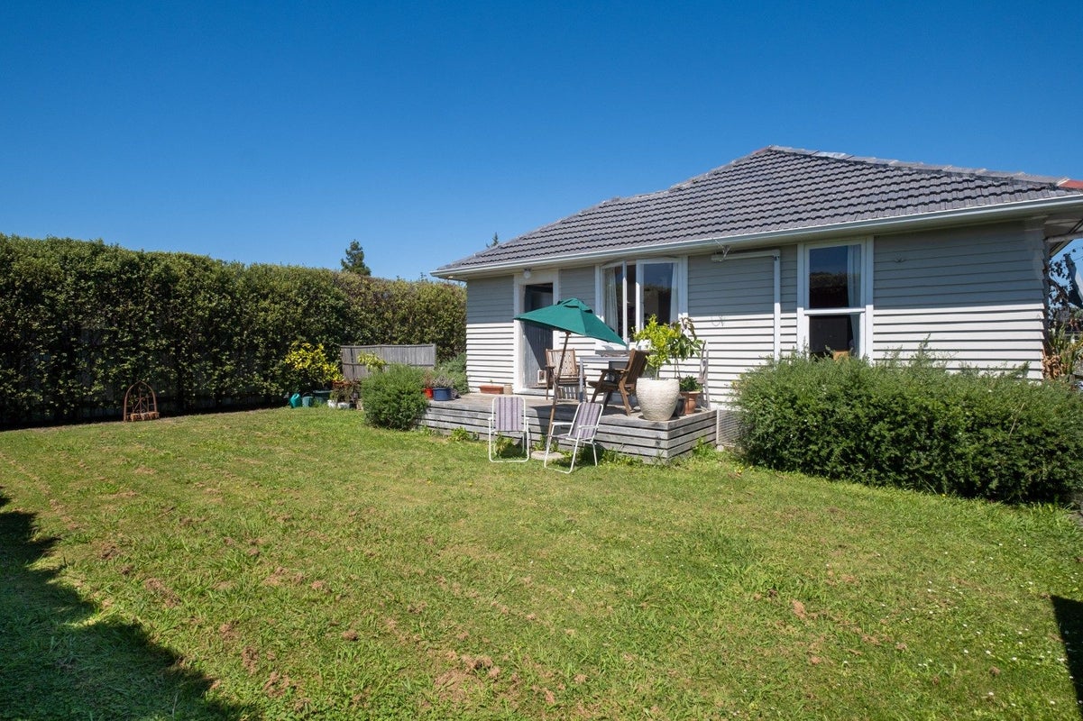 906A Victoria ST, Mayfair, Hastings - Carousel 10
