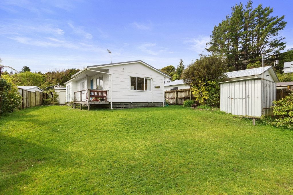 1/12 MCMANAWAY GR, Stokes Valley, Lower Hutt - Carousel 1