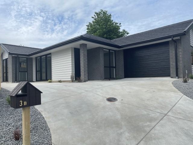 3B Pakanga Grove, Pyes Pa, Tauranga - Carousel 1