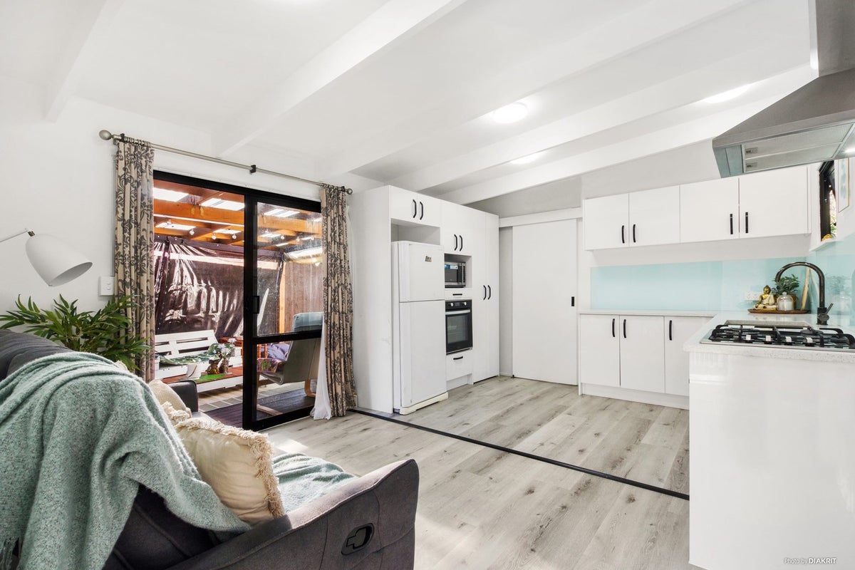 1/136 Triangle Road, Massey, Auckland - Carousel 2