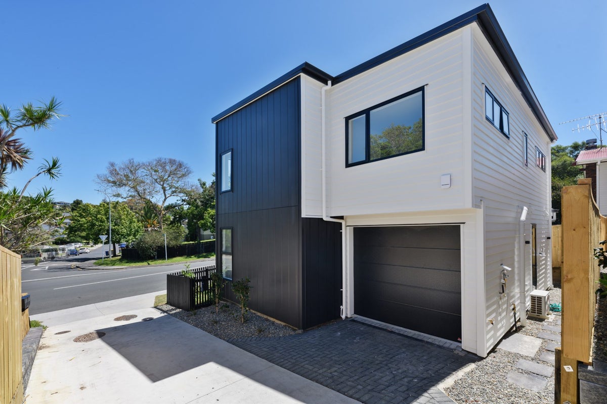 51A Chartwell Avenue, Glenfield, Auckland - Carousel 2