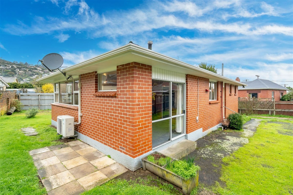 30 Selwyn Street, North East Valley, Dunedin - Carousel 1