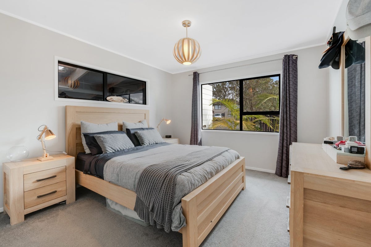 5 Sevilla Place, Unsworth Heights, Auckland - Carousel 2