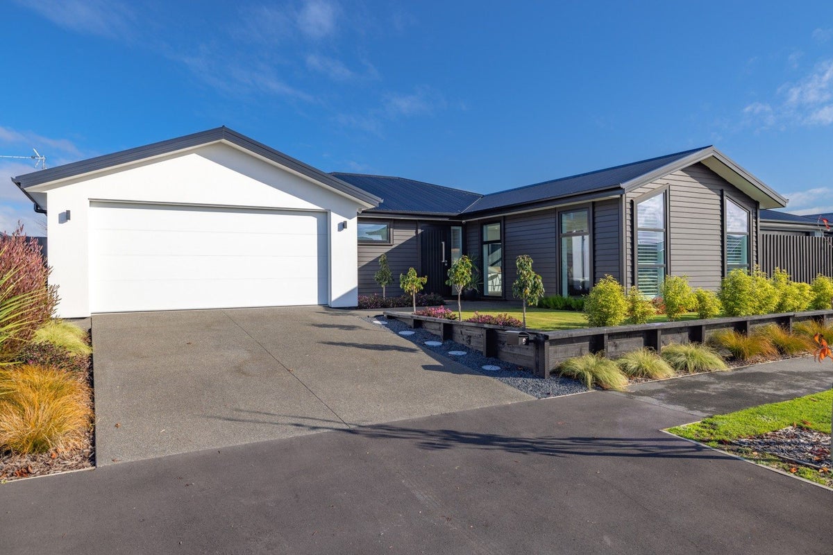 8 MacKinnon Street, Marshland, Christchurch - Carousel 1