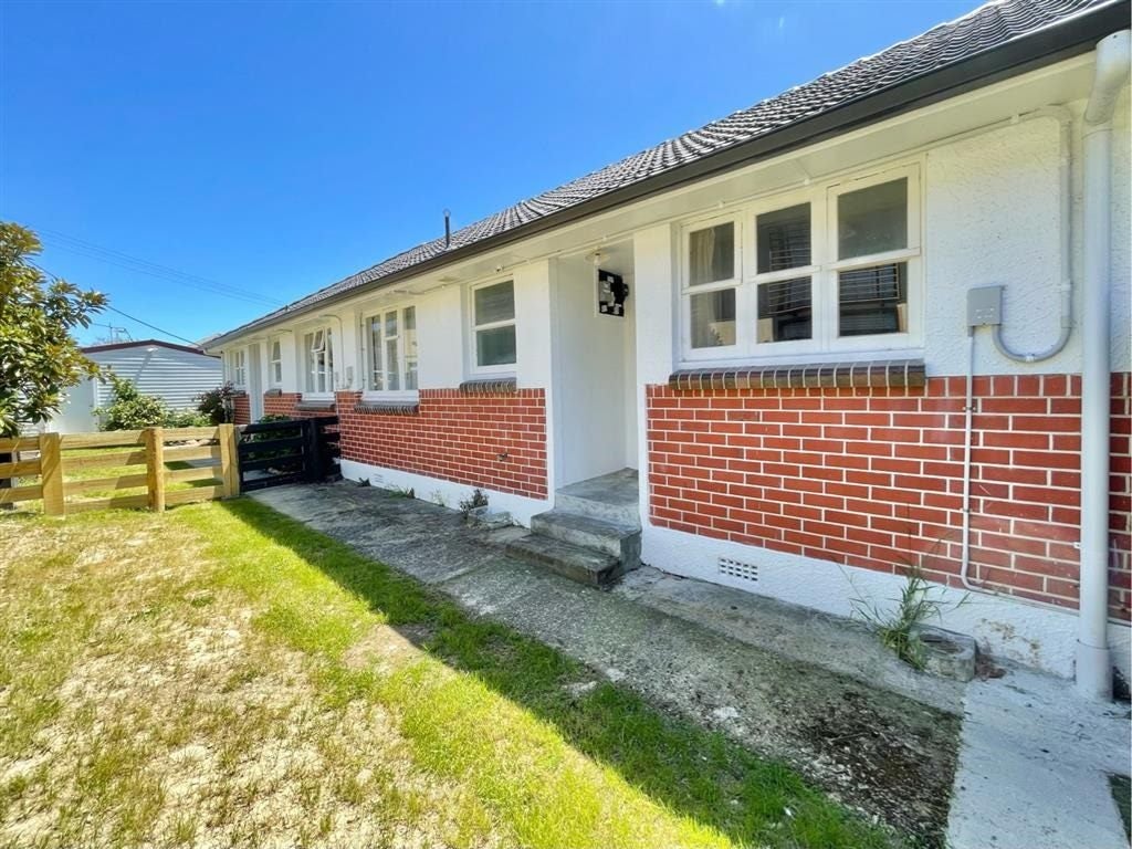 2/19 Totara Street, Trentham, Upper Hutt - Carousel 1