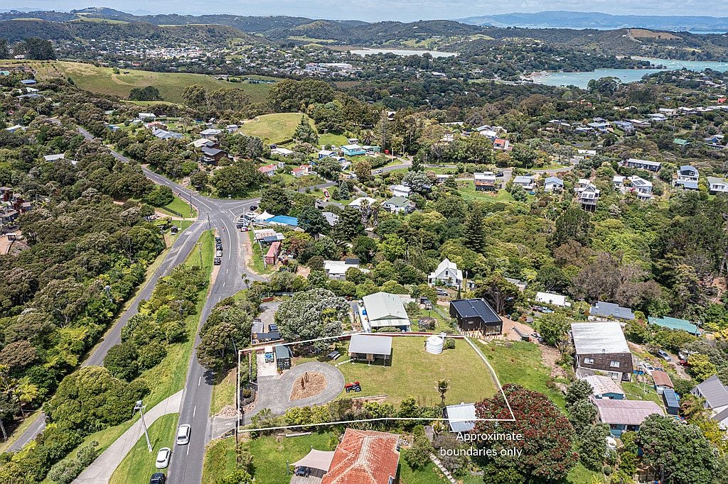 64 Pacific Parade, Surfdale, Waiheke Island - Carousel 15