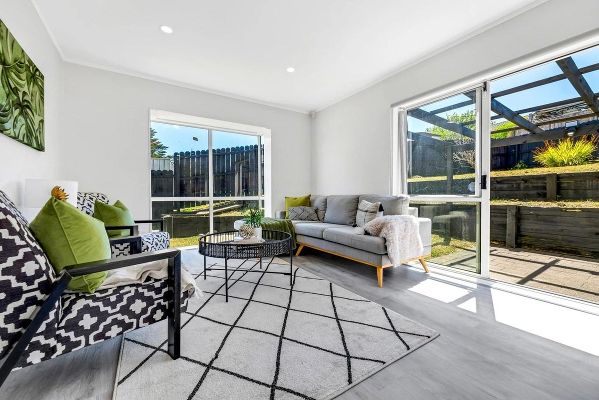 10 Skelton Avenue, Randwick Park, Auckland - Carousel 2