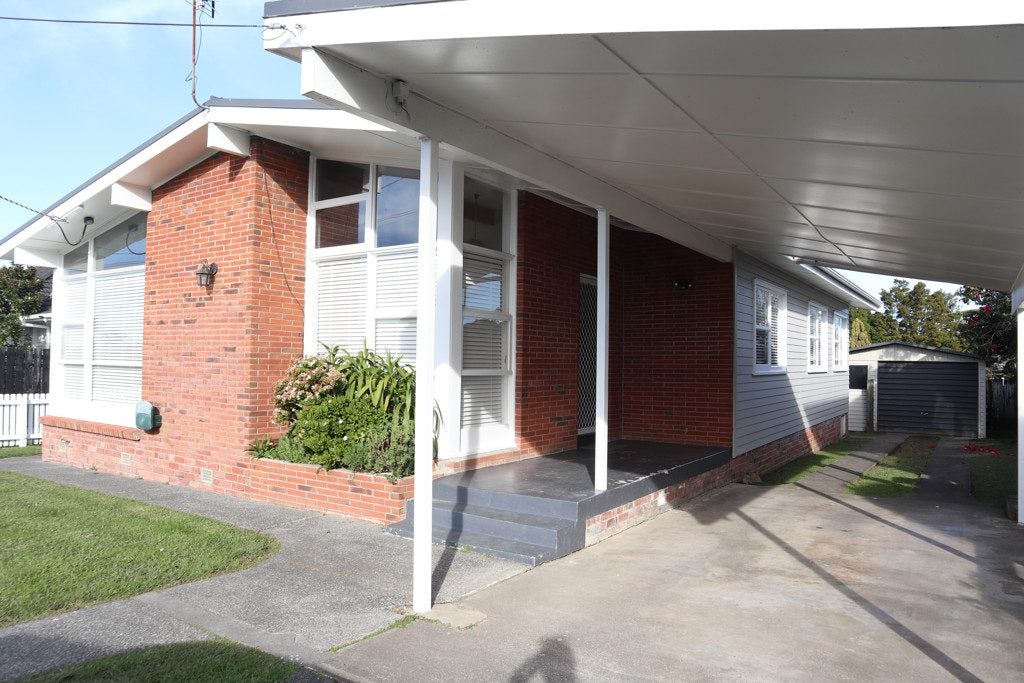 55 Tirimoana Road, Te Atatu South, Auckland - Carousel 2