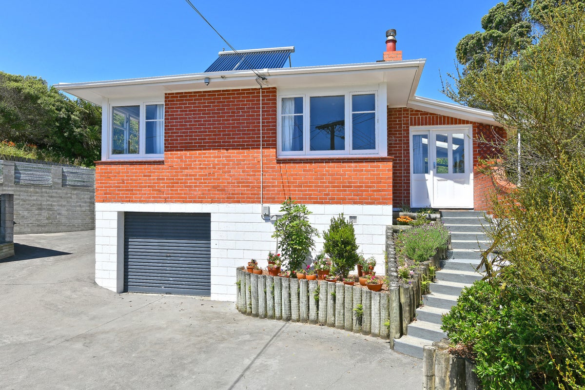 25 Arapiko Street, Johnsonville, Wellington - Carousel 1