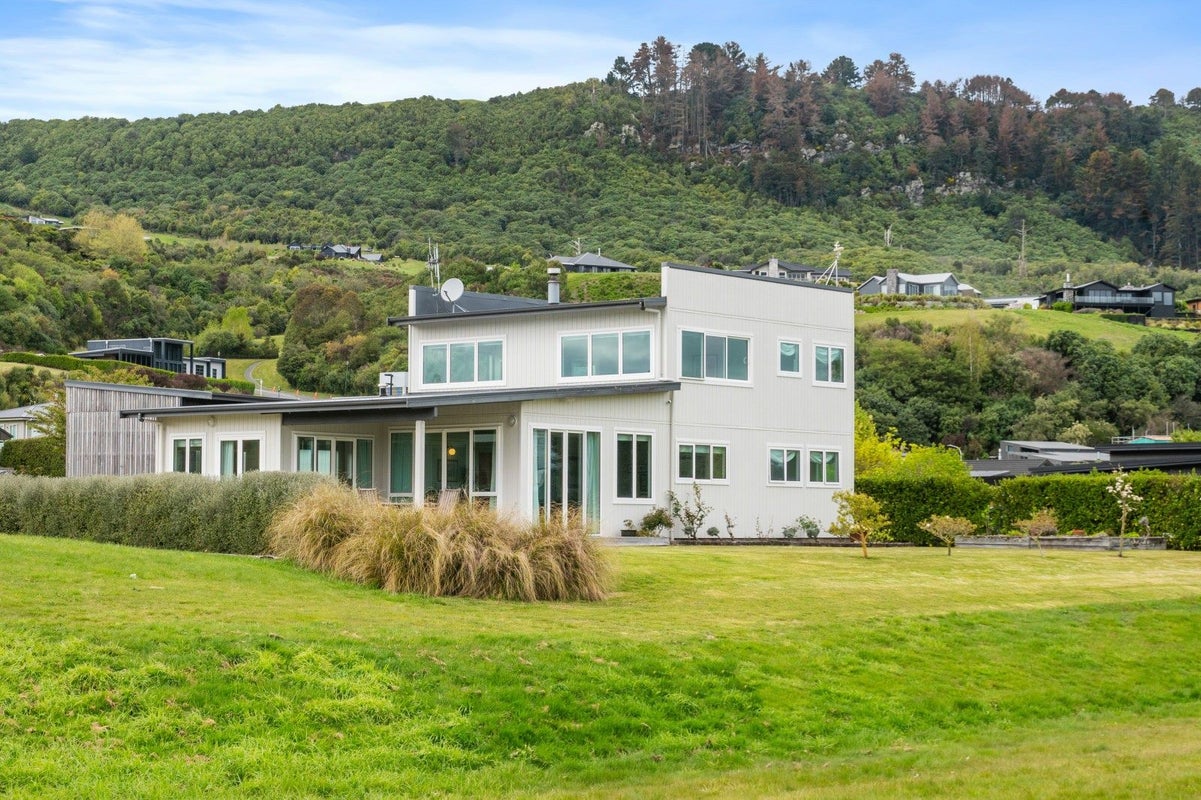 64 Kenrigg Road, Kinloch, Taupo - Carousel 1