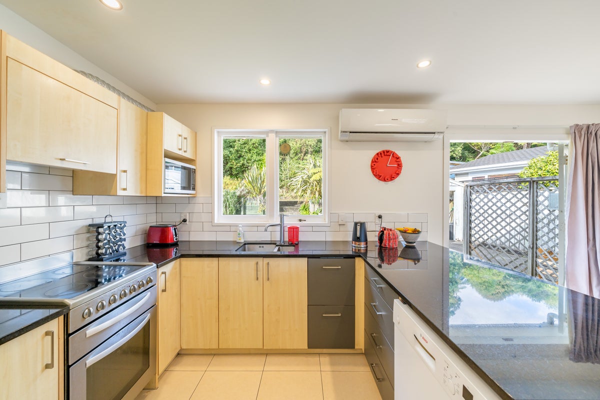 48 Waipounamu Drive, Kelson, Lower Hutt - Carousel 2