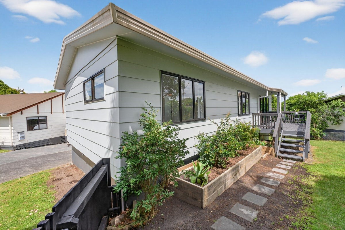 22B Bay Vista Drive, Red Beach, Whangaparaoa - Carousel 1