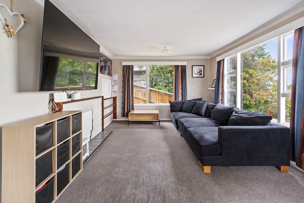 22 Matai Crescent, Highfield, Timaru - Carousel 2