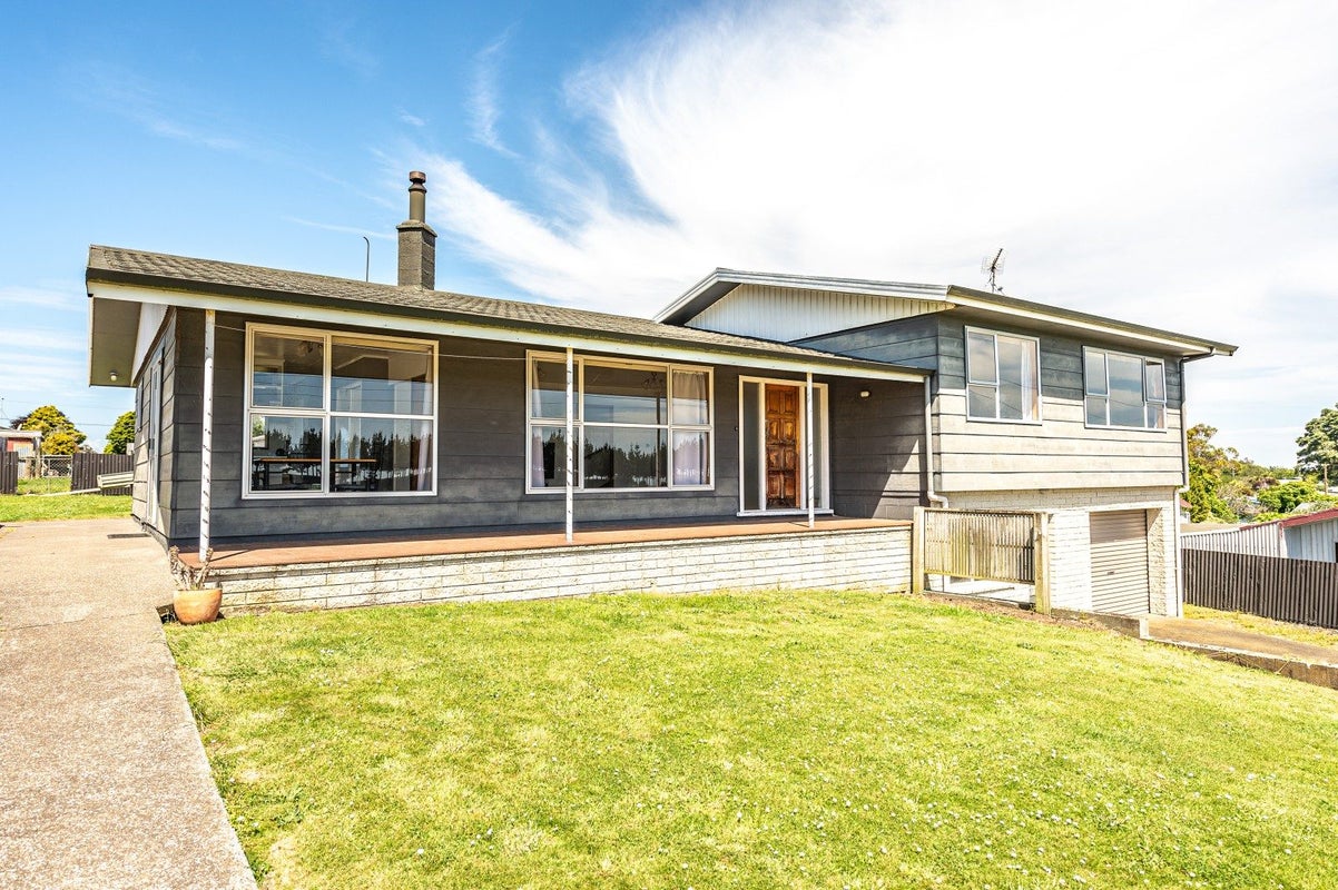 16 Swinbourne Street, Waverley, Waverley - Carousel 2
