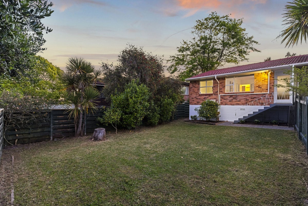 4/54 Richards Avenue, Forrest Hill, Auckland - Carousel 1