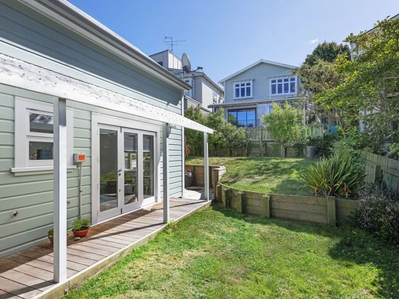 1 Overtoun Terrace, Hataitai, Wellington - Carousel 2