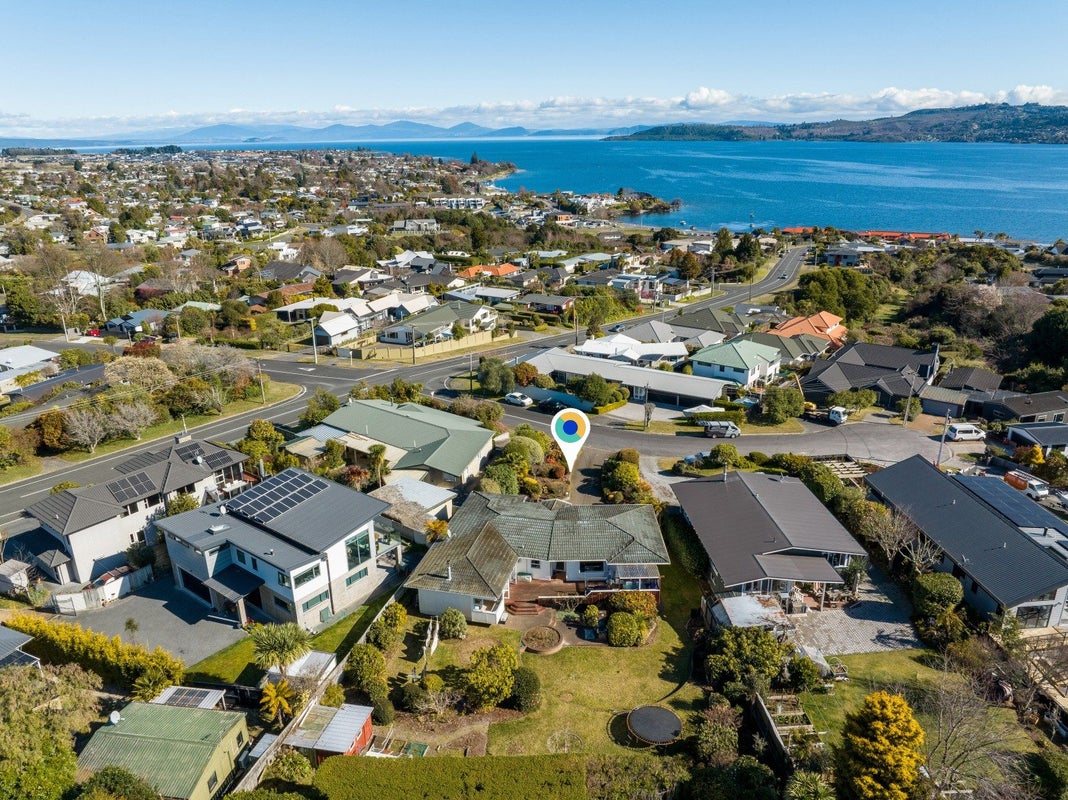 3 Wall Street, Waipahihi, Taupo - Carousel 1