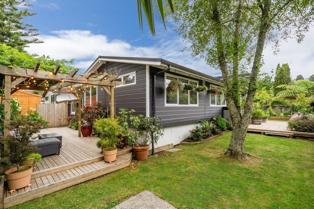 1/38 Sandiacre Way, Browns Bay, Auckland - Carousel 1