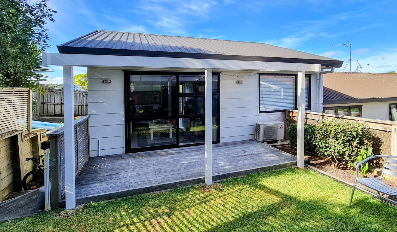 3 Atlantis Place, Totara Vale, Auckland - Carousel 1