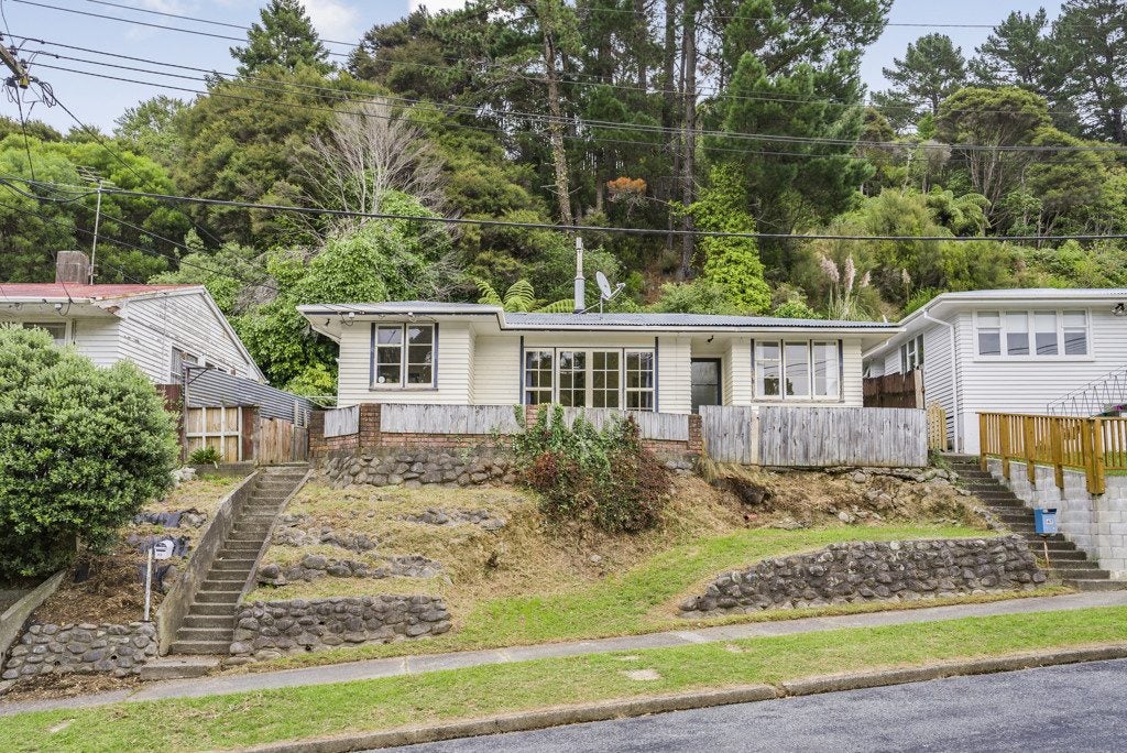 45 Bird Grove, Stokes Valley, Lower Hutt - Carousel 12